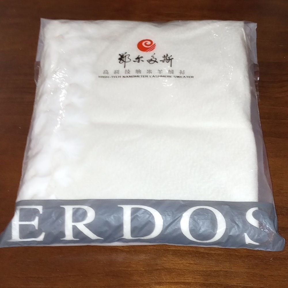 Erdos Ivory Fringed Cashmere Shawl - New! - Picture 14 of 14